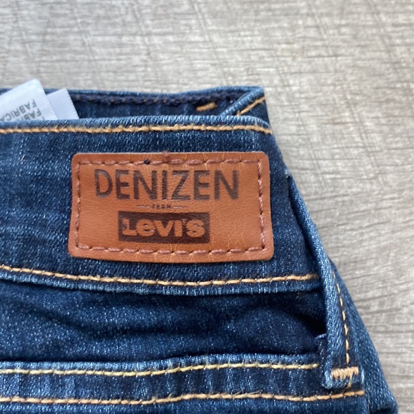 Women’s dens in Levi skinny jeans - Picture 3 of 8